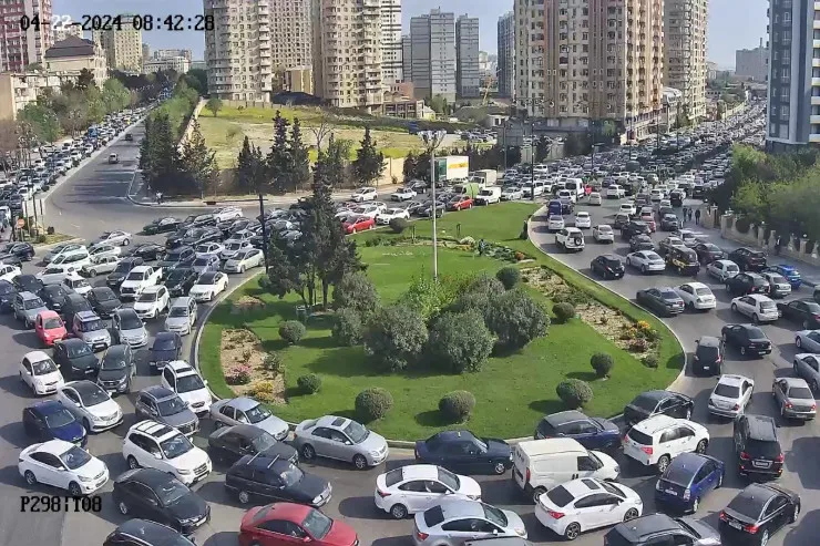 Bizim sürücülərin ayıbını tıxaclar ötür  - Yolların qlobal problemi -VİDEO 