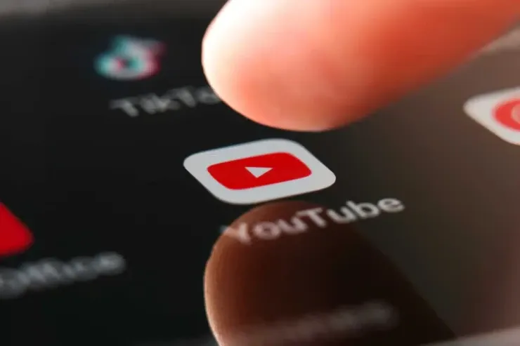 "YouTube"un yeni sərt qaydaları:  Kimlər hesablarını  itirəcək? 