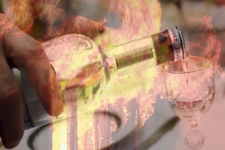 Tut arağı içib  qonşusunun həyətinə OD VURDU  - Bərdədə ŞOK OLAY