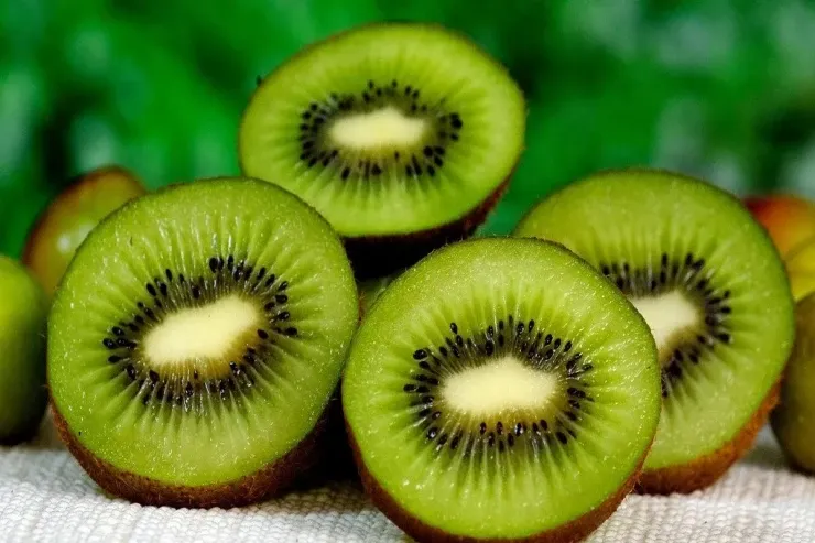 Bu meyvə günün bu vaxtında  yeyilməlidir - SƏBƏB 