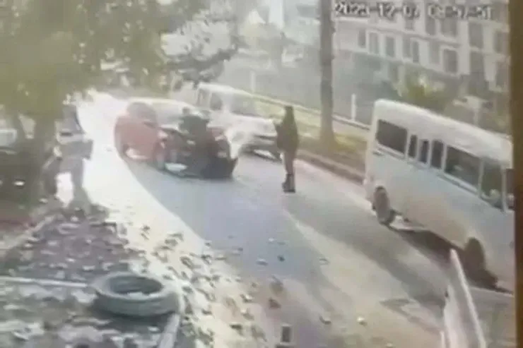 Keçmiş həyat yoldaşının ərini avtomobillə vuraraq şəklini sosial şəbəkədə paylaşan  şəxs saxlanıldı