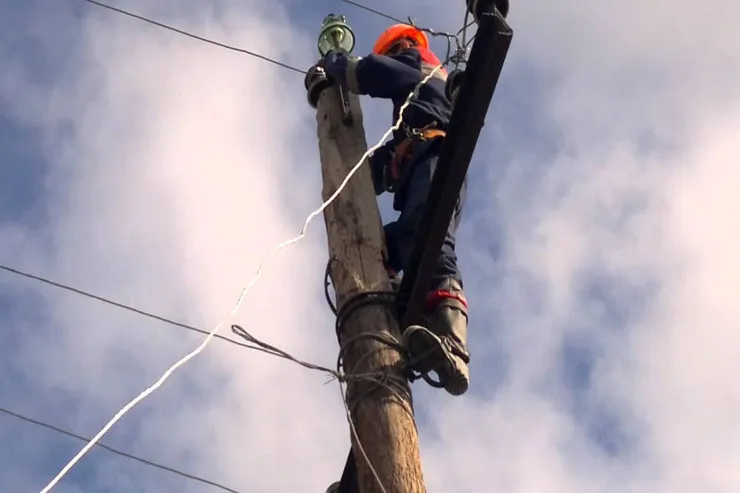 "Azərişıq" işçisini cərəyan vurub öldürdü 