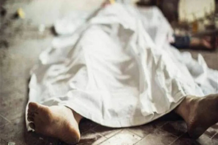 Bakıda kimsəsiz meyiti bit-birə basdı 