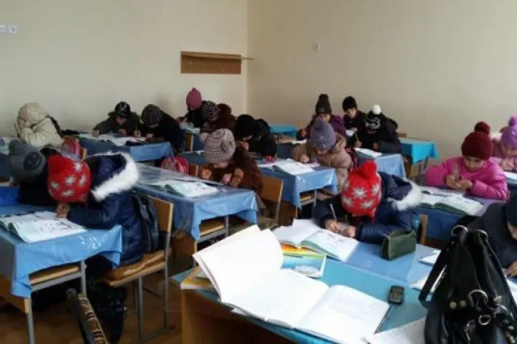 Bakıda orta məktəbdə FACİƏ:  müəllim dərsdə ÖLDÜ 