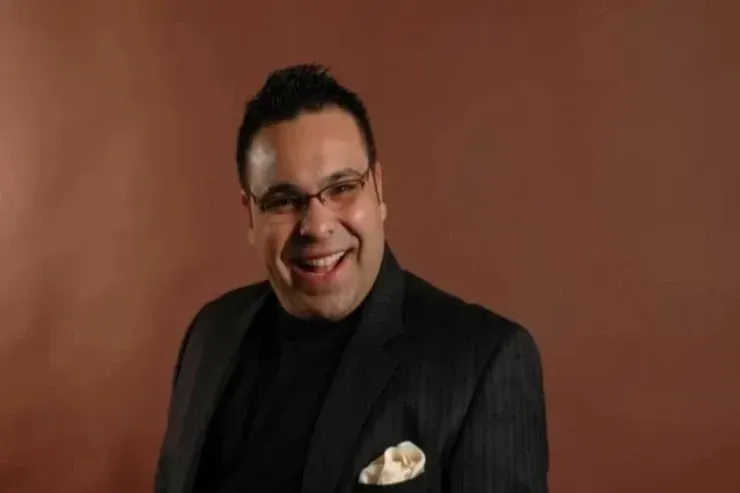 Türkiyəli məşhur aparıcı  SAXLANILDI