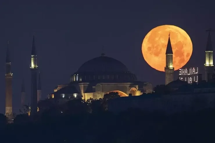 Sabah İslam dünyası  üçün 33 ildən sonra  bir ilk olacaq