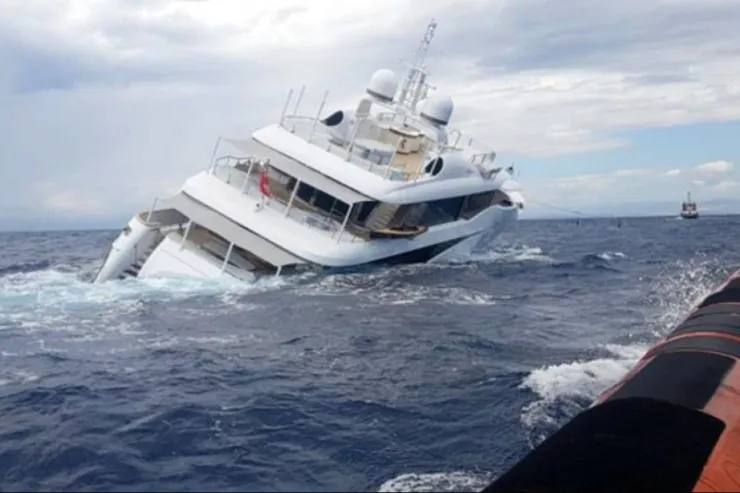 İçərisində azərbaycanlı biznesmenin də olduğu yaxta aşdı: ölən və yaralananlar var 