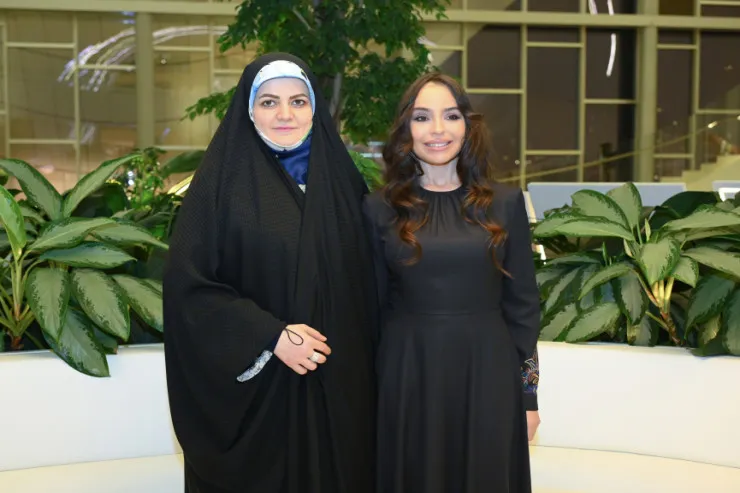 Leyla Əliyeva Pezeşkianın qızı ilə görüşdü 