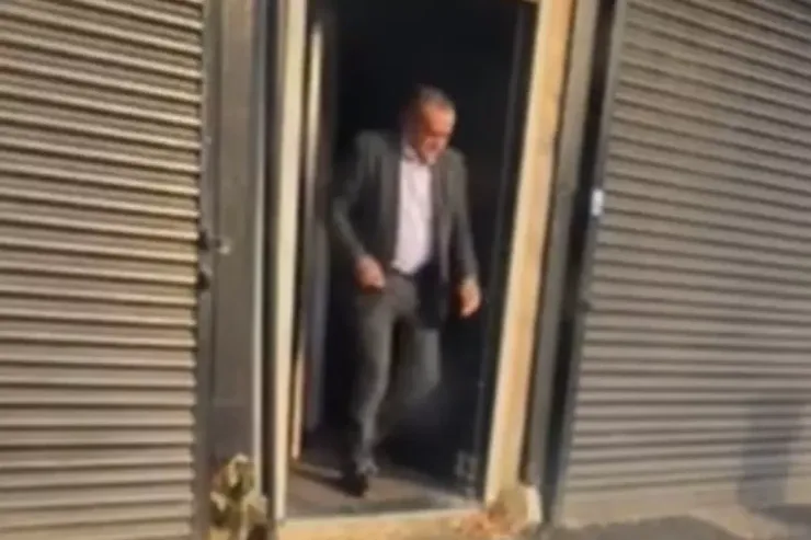 Həbsxana rəisi fahişəxanadan çıxarkən  tutuldu