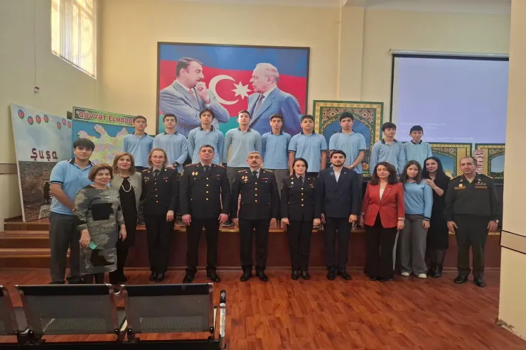 Polis məktəblilərlə görüşdü