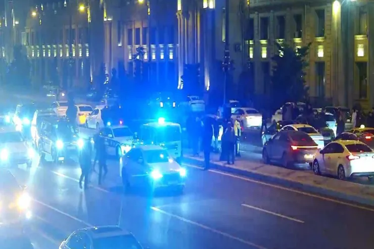 Heydər Əliyev prospektində baş vermiş qəza  yolda hərəkəti iflic etdi - YENİLƏNİB  - VİDEO 