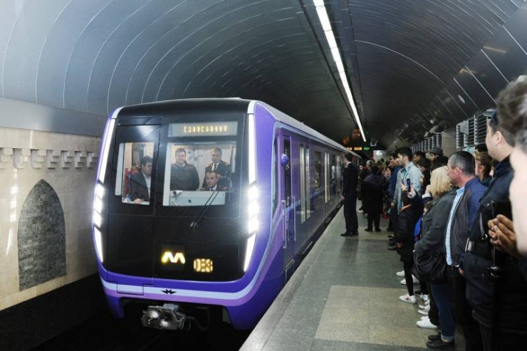 Bakı metrosunda 400-ə yaxın adam cərimələndi 
