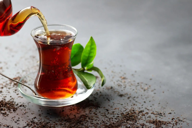 Çaya və ya qəhvəyə şəkər  əlavə etməyin - TƏHLÜKƏLİDİR 