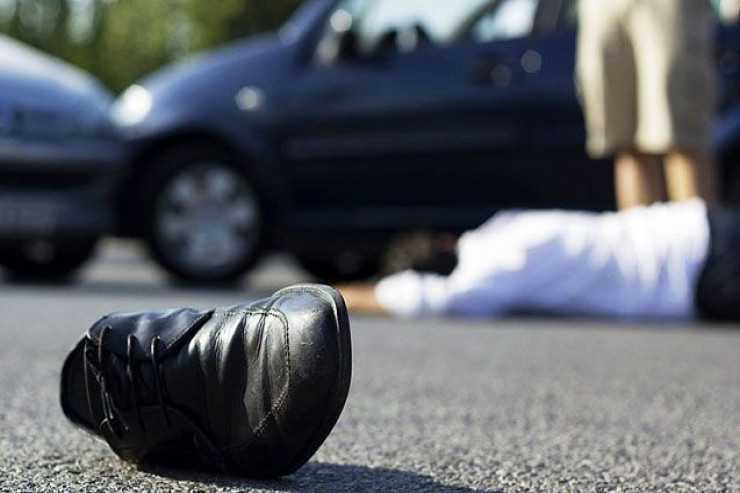 Bakının mərkəzində yolu keçən piyadanı  maşın vurub öldürdü