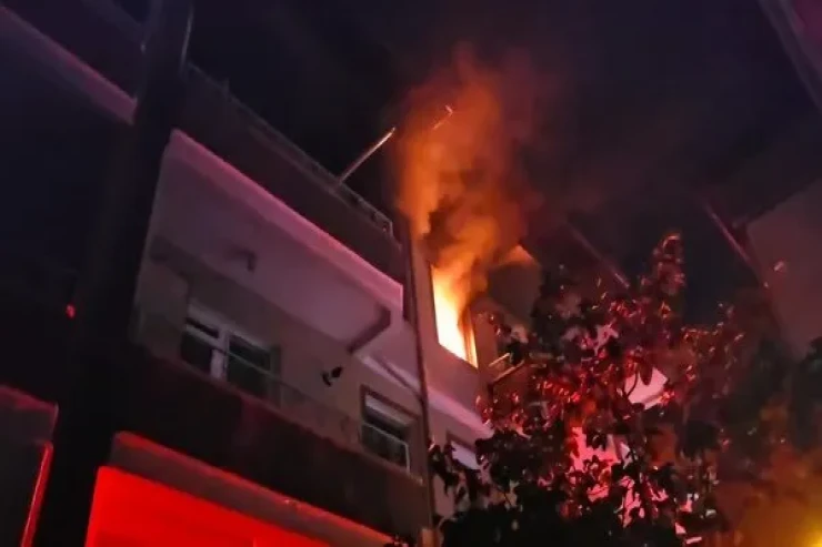 Gecəyarı azərbaycanlı gəncin evi yandı 