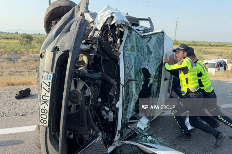 Ucar yolunda iki "Mercedes"  toqquşdu, 9 nəfər  yaralandı -  YENİLƏNİB 