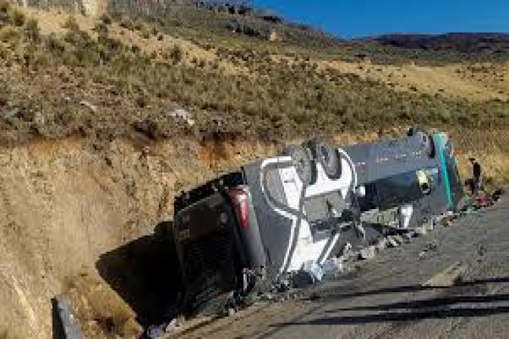 Avtobus aşdı, 15 nəfər  öldü