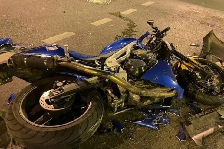 Qaxda motosiklet aşdı, yaralılar var