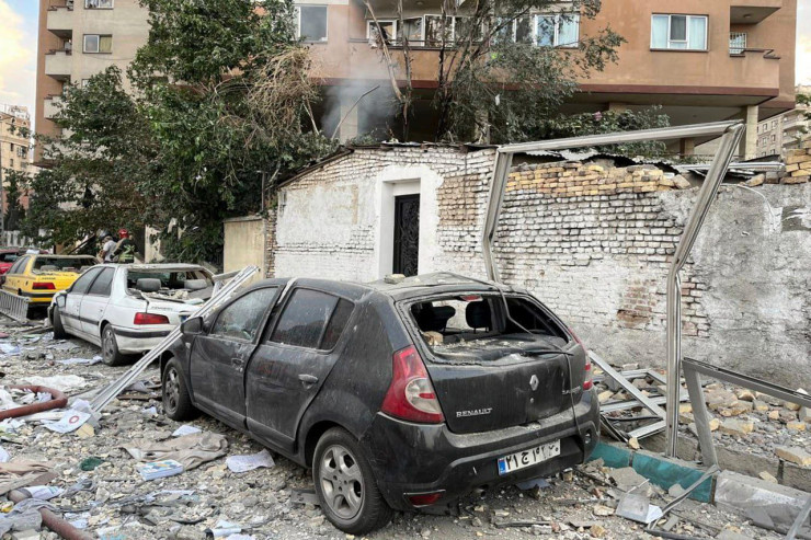İsrailin hücumundan sonra İran küçələri - VİDEO