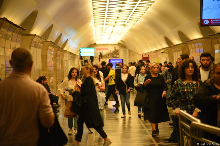 Bakı metrosunda azyaşlıya qeyri-etik hərəkətlər edən TUTULDU
