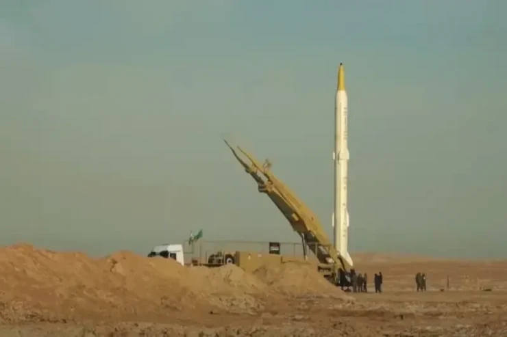 İran ilk dəfə "Səccil" raketini buraxdı