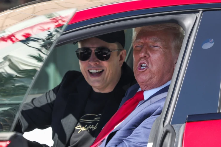 Tramp İlon Maska dəstək üçün Tesla aldı