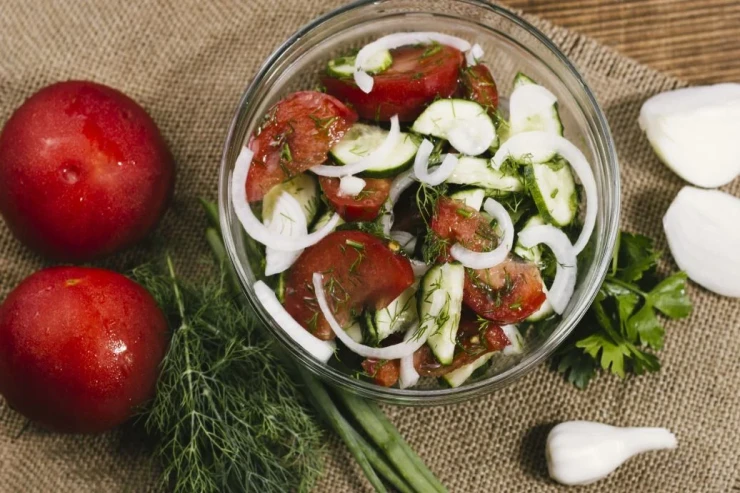 Salatlar üçün hansı soğan uyğundur və bunları istifadə etməyin 