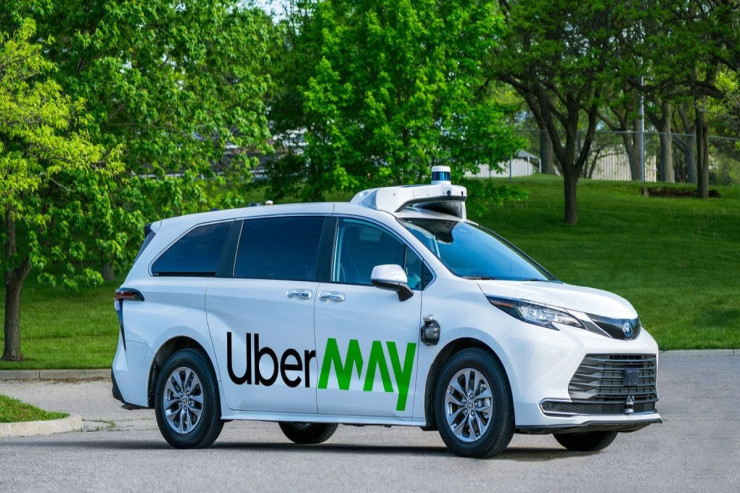 “Uber” robot taksilərə keçir