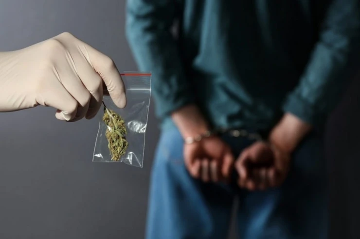 Polisdən Bakı və Sumqayıtda ƏMƏLİYYAT: Altı kilo narkotik aşkarlandı