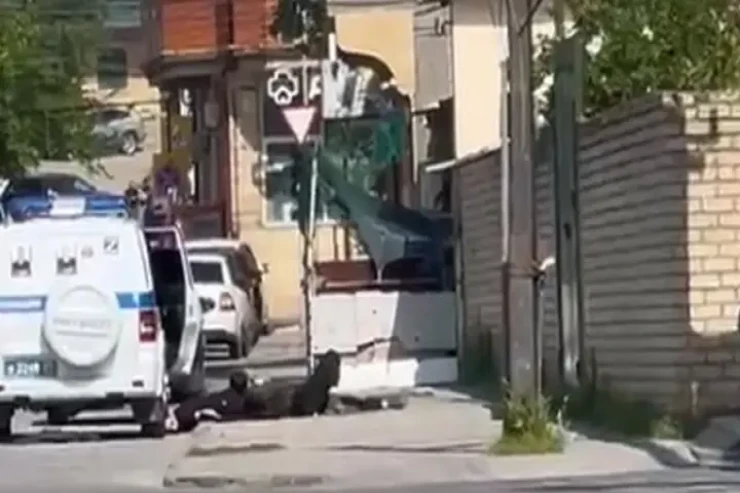 Mahaçqalada polislər güllələndi: Ölənlər var - VİDEO - YENİLƏNİB