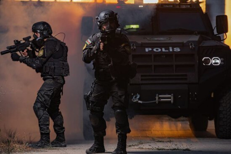 Azərbaycanda ŞOK QARƏT:  10 kq qızılla bataqlıqda gizlənən quldurları polis tutdu