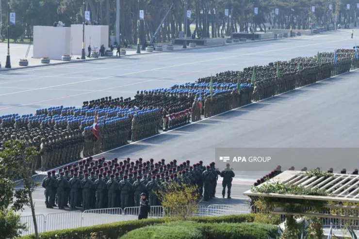 Bakıda hərbi parad keçirildi - VİDEO  - YENİLƏNİB 