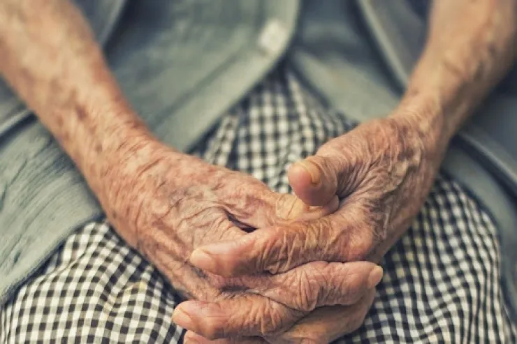 71 yaşlı qadın 102 yaşlı anasını  öldürdü: "Baxmaqdan yorulmuşdum" 