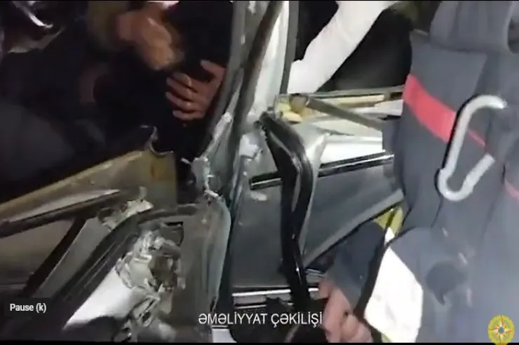 Şəkidə AĞIR QƏZA:  sürücü belə çıxarıldı - VİDEO 