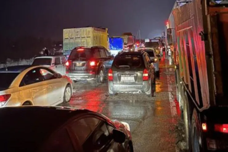 Bakı-Qazax yolundakı sıxlıq aradan qaldırıldı - VİDEO 