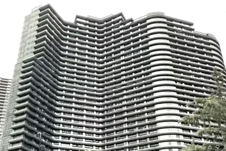 30 min nəfərin yaşadığı   möhtəşəm bina -  VİDEO  