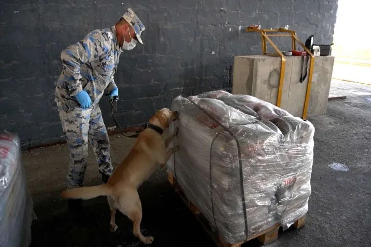 Avropaya gedən qatar  Astarada saxlanıldı: 90 milyonluq heroin  belə ələ keçirildi - VİDEO 