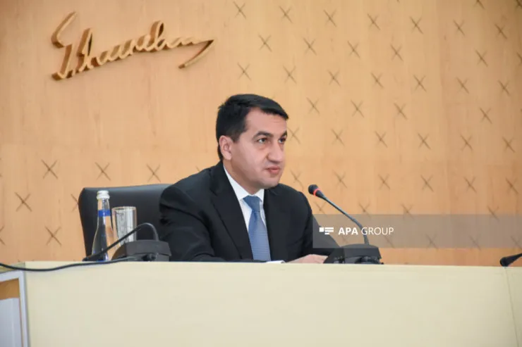 Prezidentinin köməkçisi – Prezident Administrasiyasının Xarici siyasət məsələləri şöbəsinin müdiri Hikmət Hacıyev