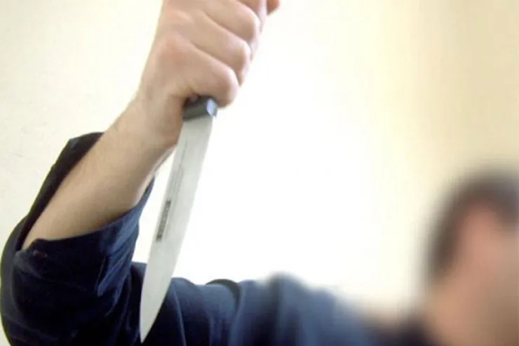 KAFEDƏ İNSİDENT:  Bakı sakini başından bıçaqlandı