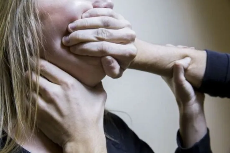 Müğənnini qocalar evində boğub öldürdülər 