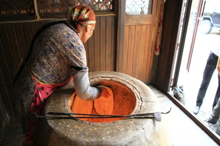 Bakıda qadın işlədiyi təndirxanada   öldü