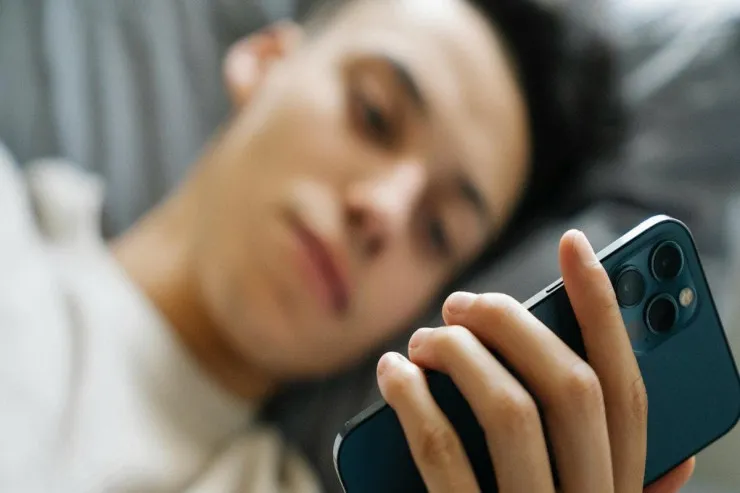 Kişi 30 gün telefonuna baxmadı  - Görün beyninə necə təsir etdi? 