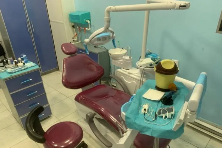 Cəlilabadda DƏHŞƏT:  diş poliklinikasında çürümüş kişi meyiti tapıldı