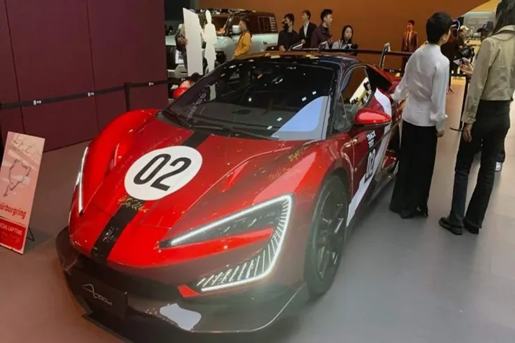 Çində dünyanın ən sürətli  avtomobili nümayiş etdirildi