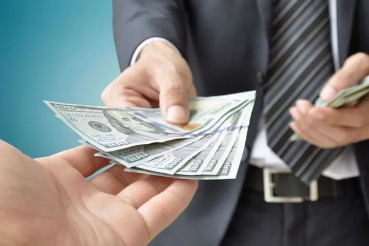 Avropa Parlamentinin keçmiş deputatı  Rusiyadan rüşvət alıb  – qalmaqalın TƏFƏRRÜATLARI 