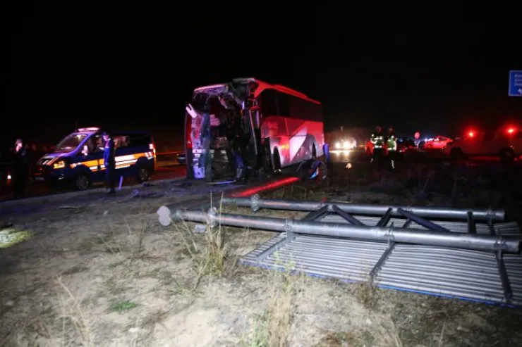 Türkiyədə sərnişin avtobusları toqquşdu, ölən və yaralananlar  var
