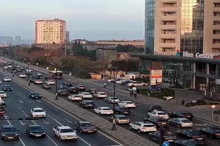 Bakıda sıxlıq olan yollar açıqlandı - SİYAHI 