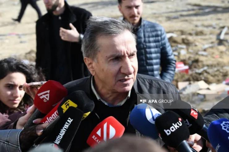 Nərimanovda partlayan binanın  sahibi:  Binada qaz olmayıb, yeraltı qaz sızıb 