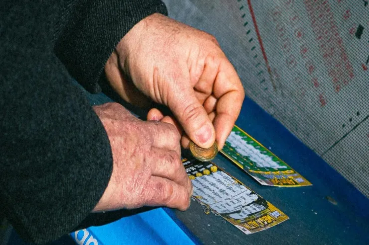 Lotereyada 3,8 milyon dollar udan kişi  bunu arvadından gizlətdi: nə baş verdi? 