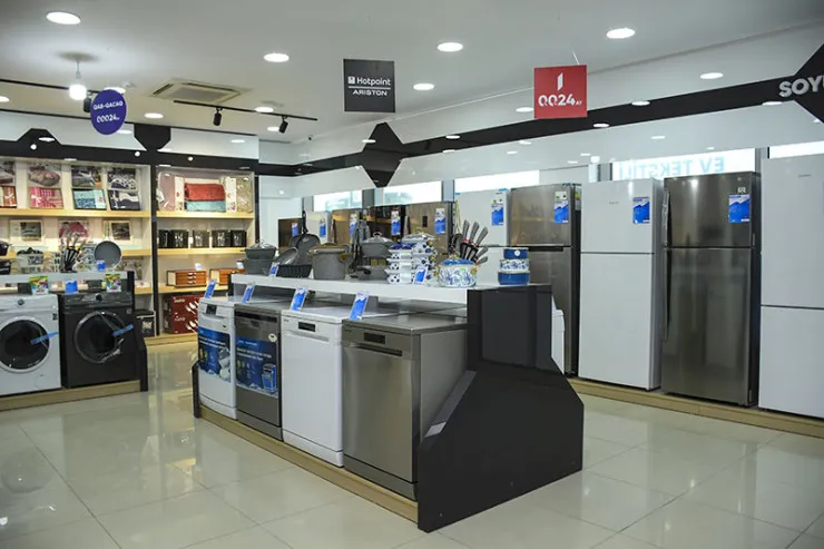 Aldığı soyuducu 300 manat ucuzlaşdı:  Bakıda mağaza ilə müştəri ÜZ-ÜZƏ 